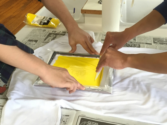 作り方②記念品・常用のシャツにしたいなら、業者に依頼>業者ならきれいな仕上がり