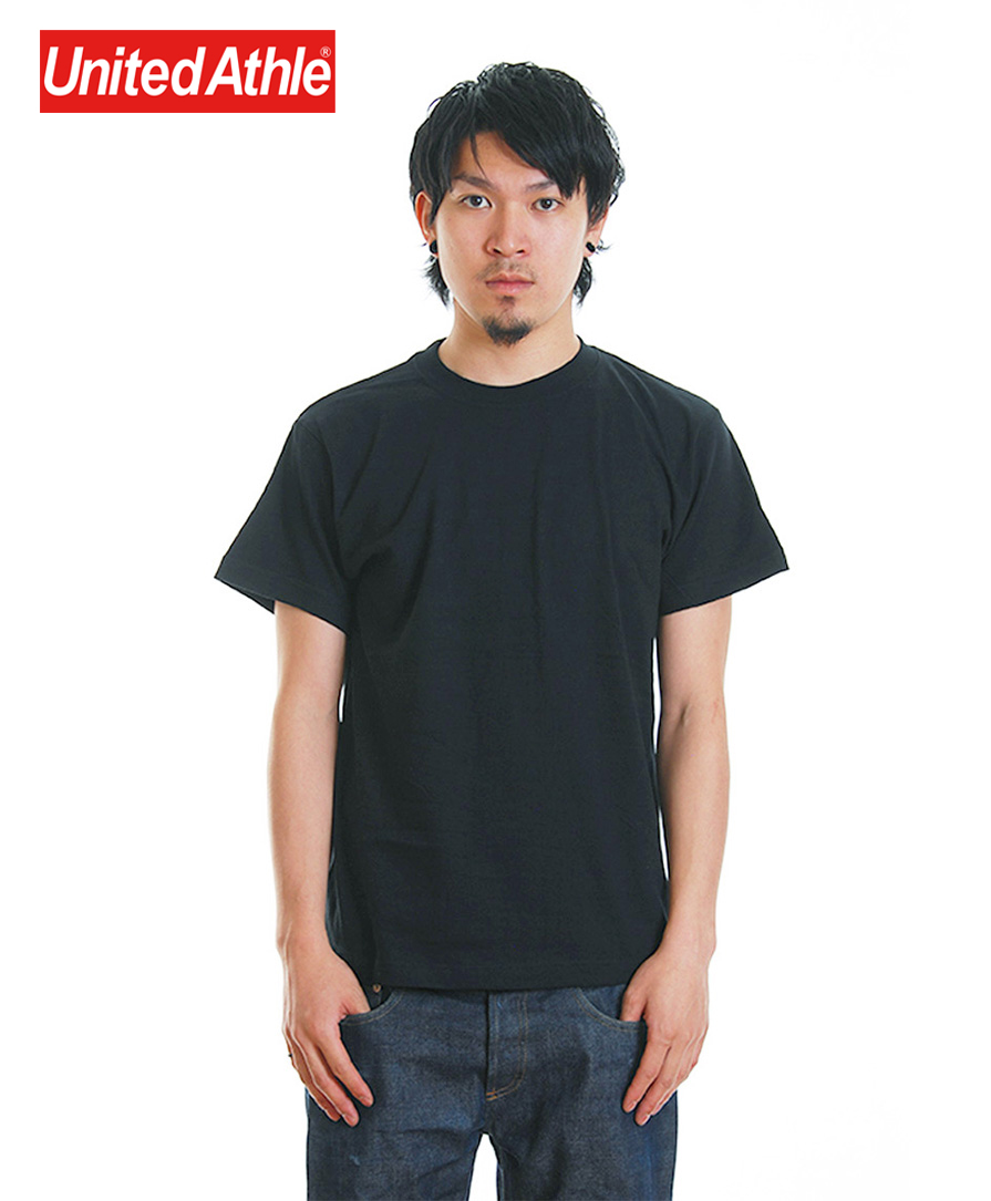 ユナイテッドアスレの一番人気 ”5001-01" 5.6オンスTシャツ！正統派アメリカンライクなヘビーウエイトTシャツのメンズ着用画像
