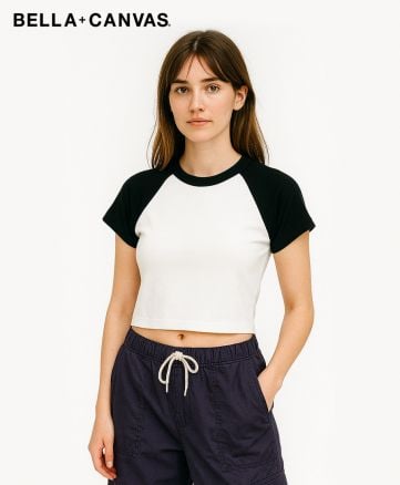 BELLA+CANVAS(ベラ キャンバス) レディース マイクロリブ ラグラン BabyTシャツ／White/Black／モデル着用