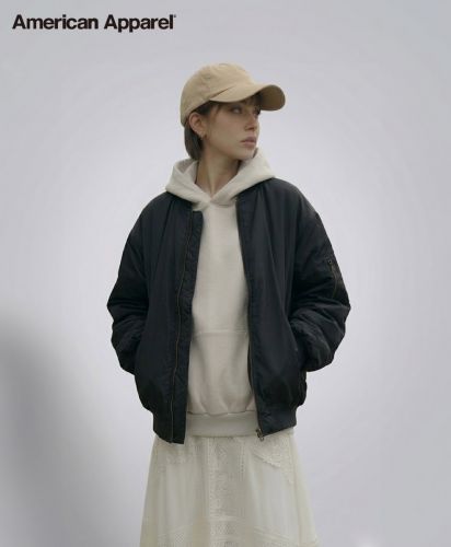 American Apparel (アメリカンアパレル)7.6oz リフレックスフリース ユニセックス プルオーバーパーカー/バックパック背面に大型バックパッチを縫い付け可能なフーディー仕様。ミリタリー風カスタムに最適