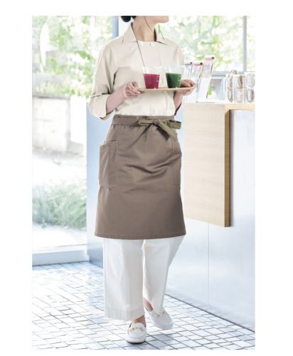 フェイスミックス(FACE MIX)ユニセックスコックシャツ/ナチュラルで清潔感のあるカフェユニフォームスタイルで、飲食店やサービス業の制服にも最適。