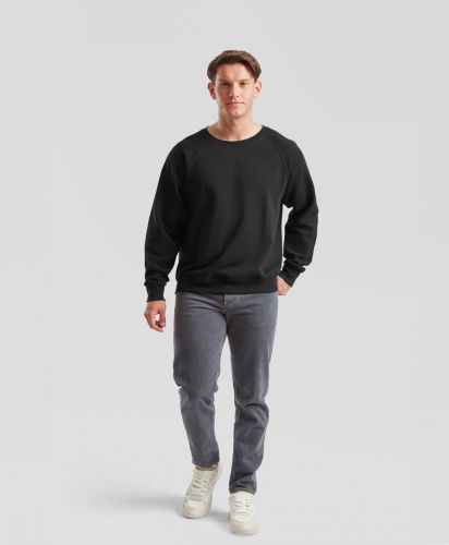 FRUIT OF THE LOOM（フルーツオブザルーム）ヨーロッパモデル Classic Raglan Sweatshirt/モデル着用：全体：BK ブラック