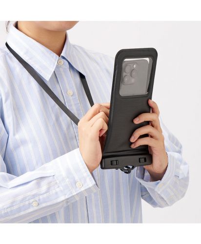 マークレススタイル(MARKLESS STYLE)水に浮くモバイルウォータープルーフポーチ/ポーチに入れたまま、スマホの操作やカメラ撮影も可能