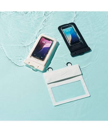 マークレススタイル(MARKLESS STYLE)水に浮くモバイルウォータープルーフポーチ/その他シリーズ商品/フロート設計なのでスマホなどの貴重品を失くしてしまうリスクを大幅に軽減します。※内容物が重すぎる場合は浮かないことがあります。