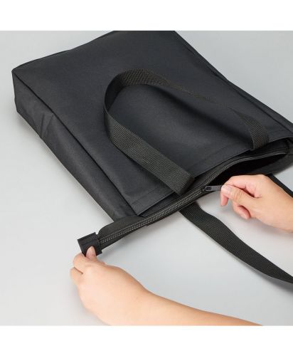 マークレススタイル(MARKLESS STYLE)ノートPCが入れられるファスナートート/大きく開く設計で荷物の出し入れがしやすく、PCや書類をまとめて収納できる実用的な仕様