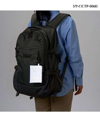 マークレススタイル(MARKLESS STYLE)リフレクターポーチ/暗いところで生地に光が当たると反射し、夜道などで役立ちます。