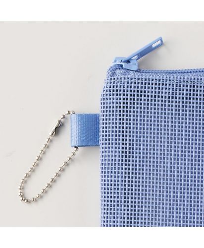 マークレススタイル(MARKLESS STYLE)ハードメッシュフラットポーチ/中身が見えるオールメッシュ素材と、ボールチェーンなどが付けられる便利なループ付き