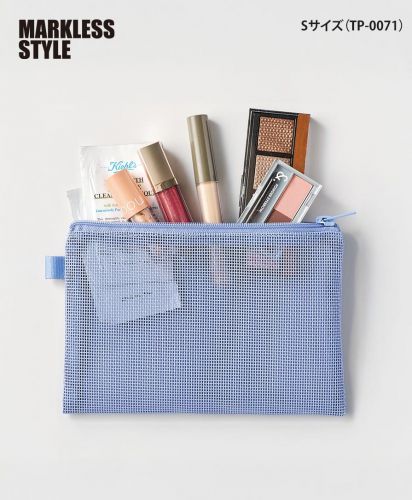マークレススタイル(MARKLESS STYLE)ハードメッシュフラットポーチ/リップやコンシーラー、アイシャドウなどのコスメを収納した使用例。メイク道具の持ち歩きに最適。（Sサイズ・TP-0071）