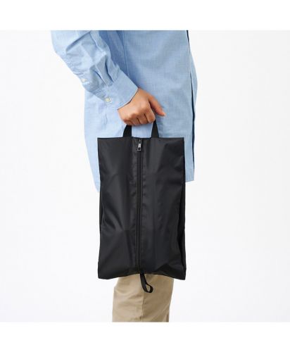 マークレススタイル(MARKLESS STYLE)コンパクトになるシューズケース/サイズ感