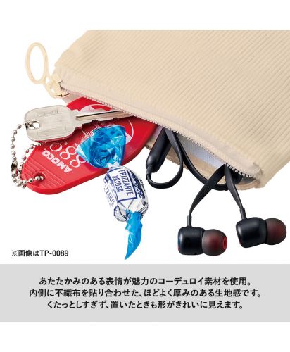 マークレススタイル(MARKLESS STYLE)コーデュロイフラットポーチ/あたたかみのある表情が魅力のコーデュロイ素材を使用。