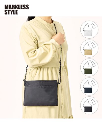 マークレススタイル(MARKLESS STYLE)リップストップポケットサコッシュ/フロントには、小物入れに便利なオープンポケット付き