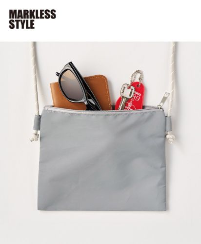 マークレススタイル(MARKLESS STYLE)リフレクターサコッシュ/お散歩などデイリー使いはもちろん、レジャーシーンにも便利