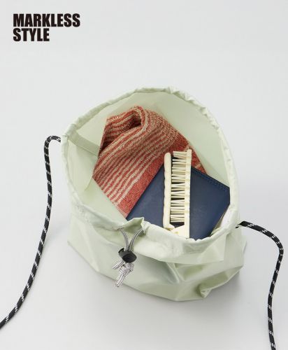 マークレススタイル(MARKLESS STYLE)ファインライトポリ巾着ショルダー/シンプルで実用的なマークレススタイル雑貨収納アイテム