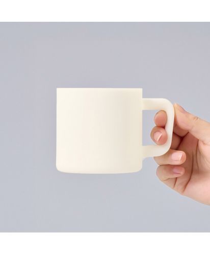 マークレススタイル(MARKLESS STYLE)サーモマグ（セラミックコーティング）/飲みやすさに配慮した仕様で、 お子さま用やギフトにも選びやすいアイテム。 幅広い世代に使いやすい、シンプルなサーモマグです。