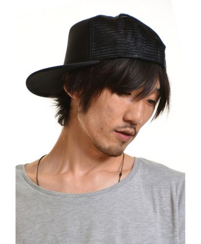 OTTO CAP フラットバイザー メッシュキャップ（スナップバック）BKブラック メンズモデル着用